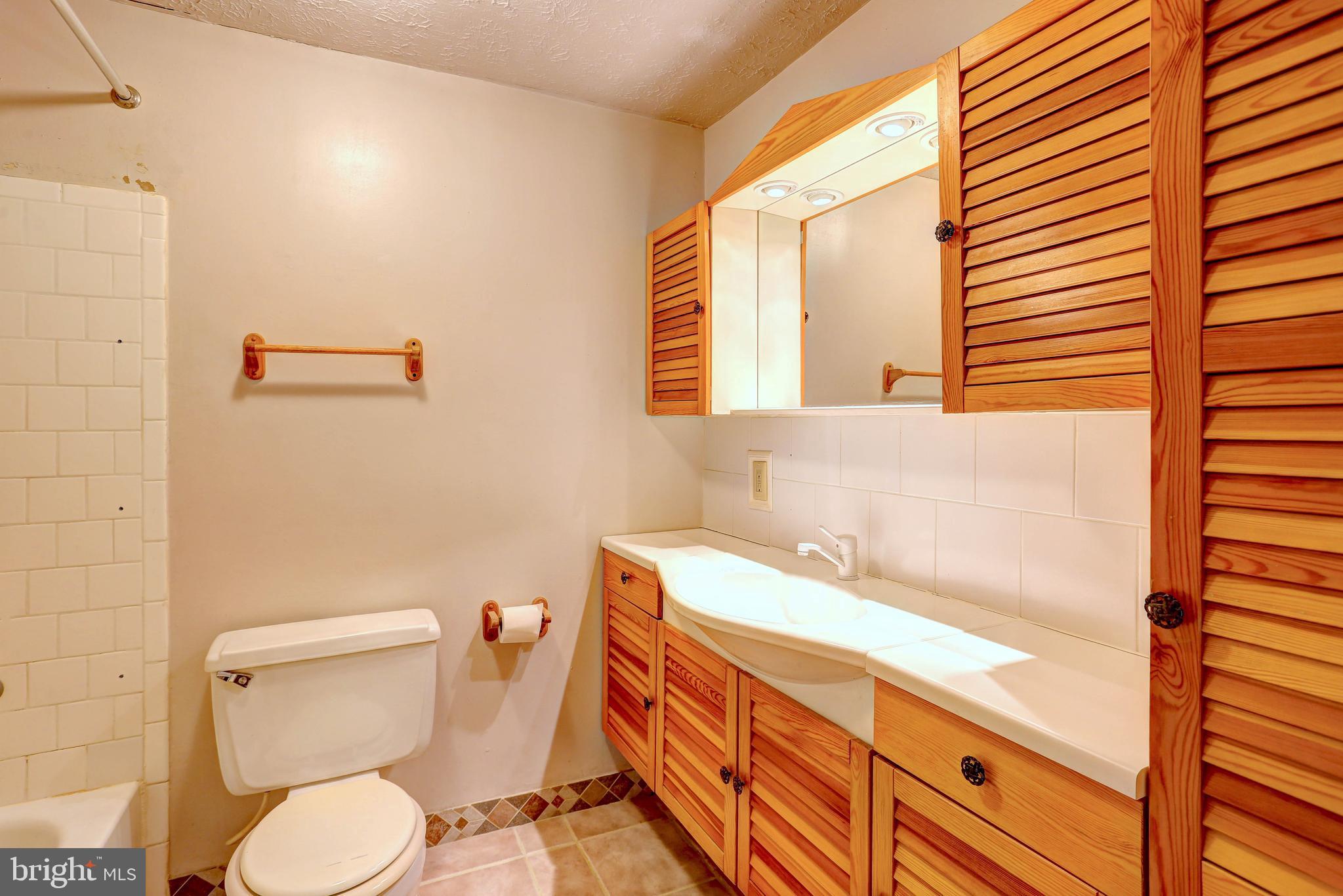 THE PROVINCES - Residential