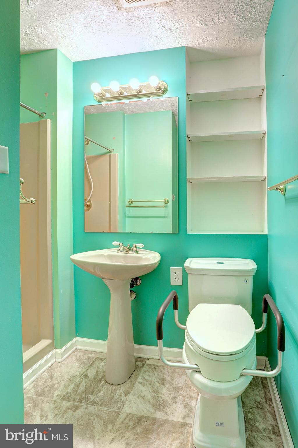 THE PROVINCES - Residential