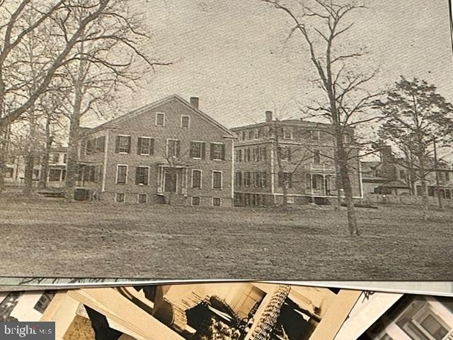 DOWNTOWN FREDERICKSBURG - Residential