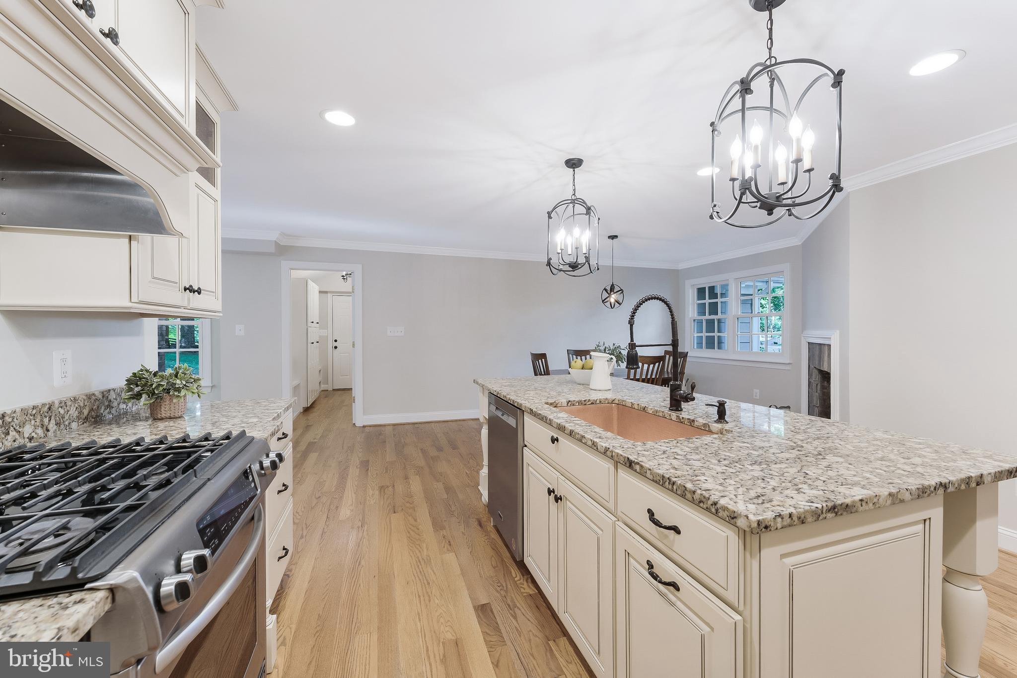 WOODSIDE ESTATES - Residential