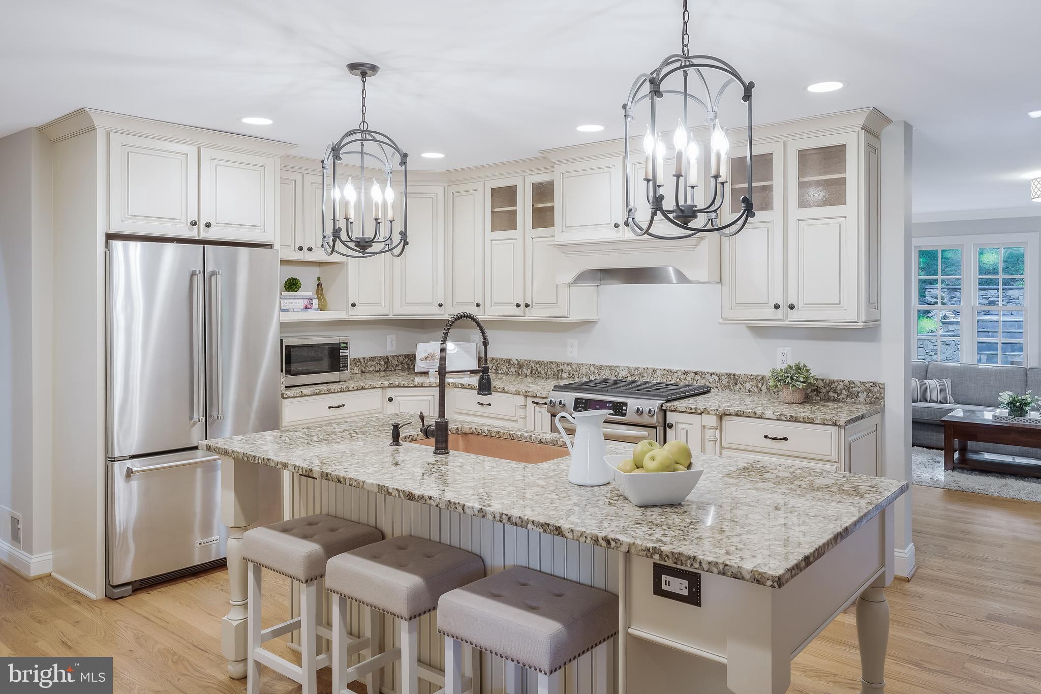 WOODSIDE ESTATES - Residential