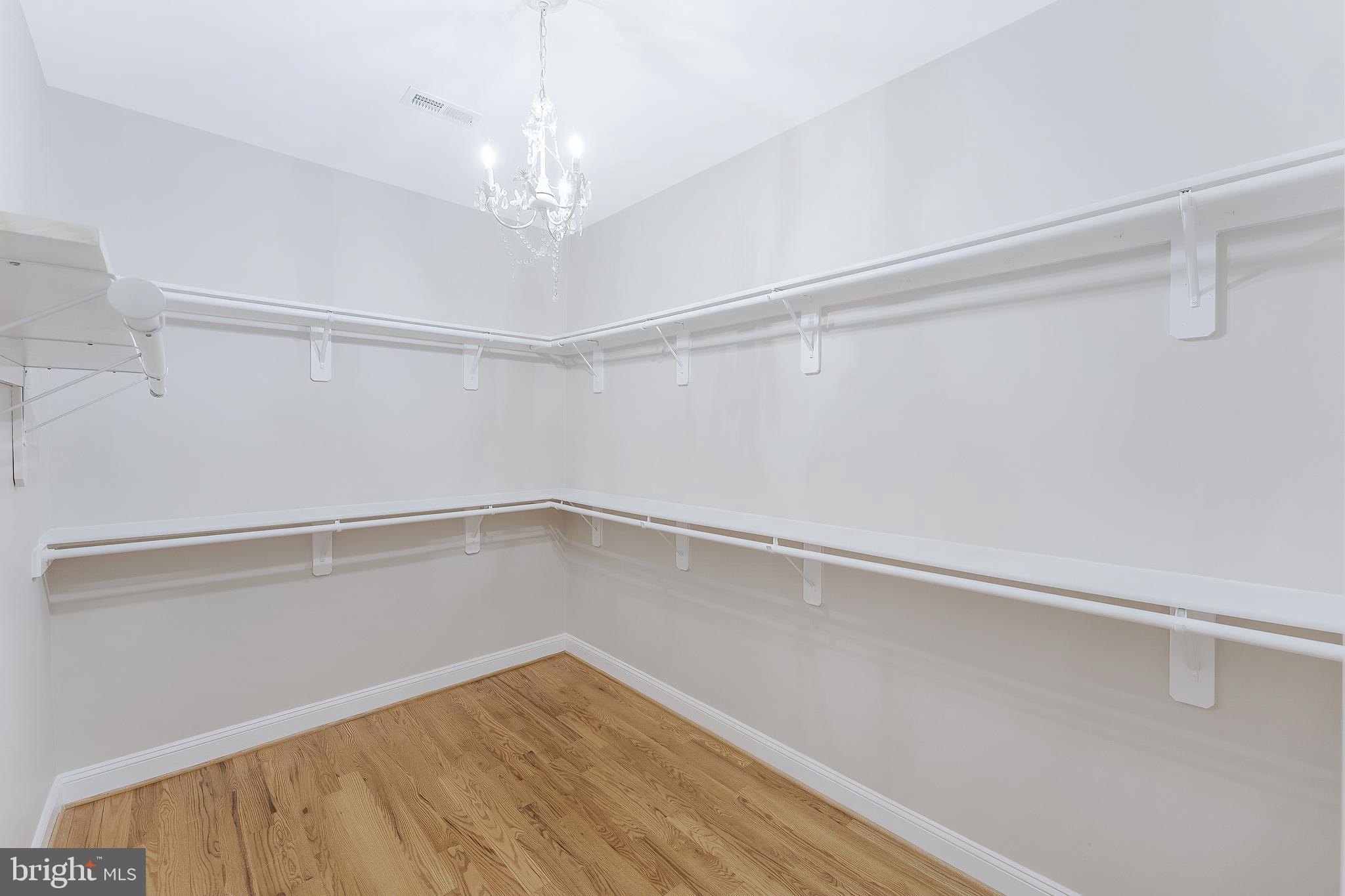 WOODSIDE ESTATES - Residential