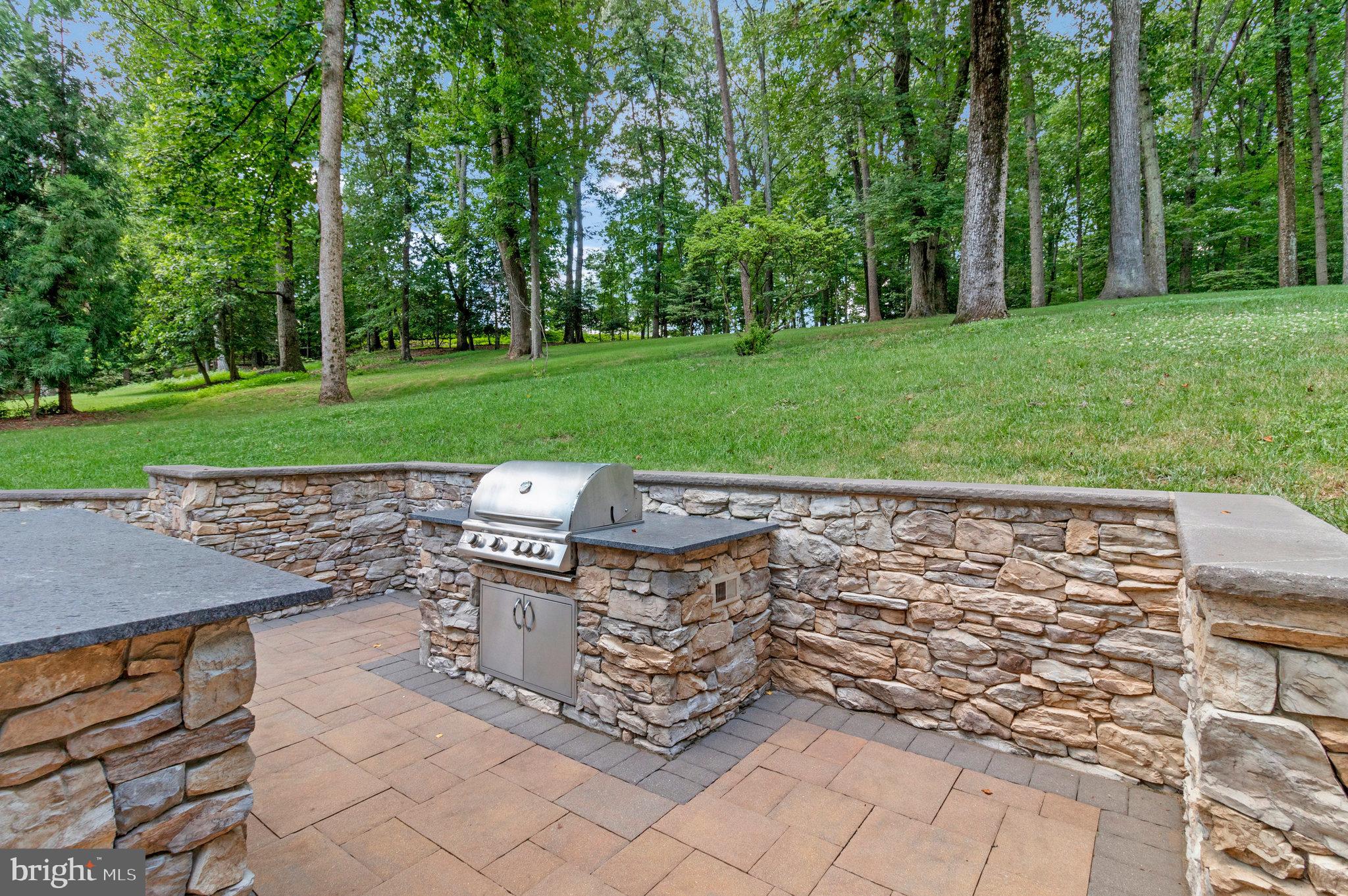 WOODSIDE ESTATES - Residential