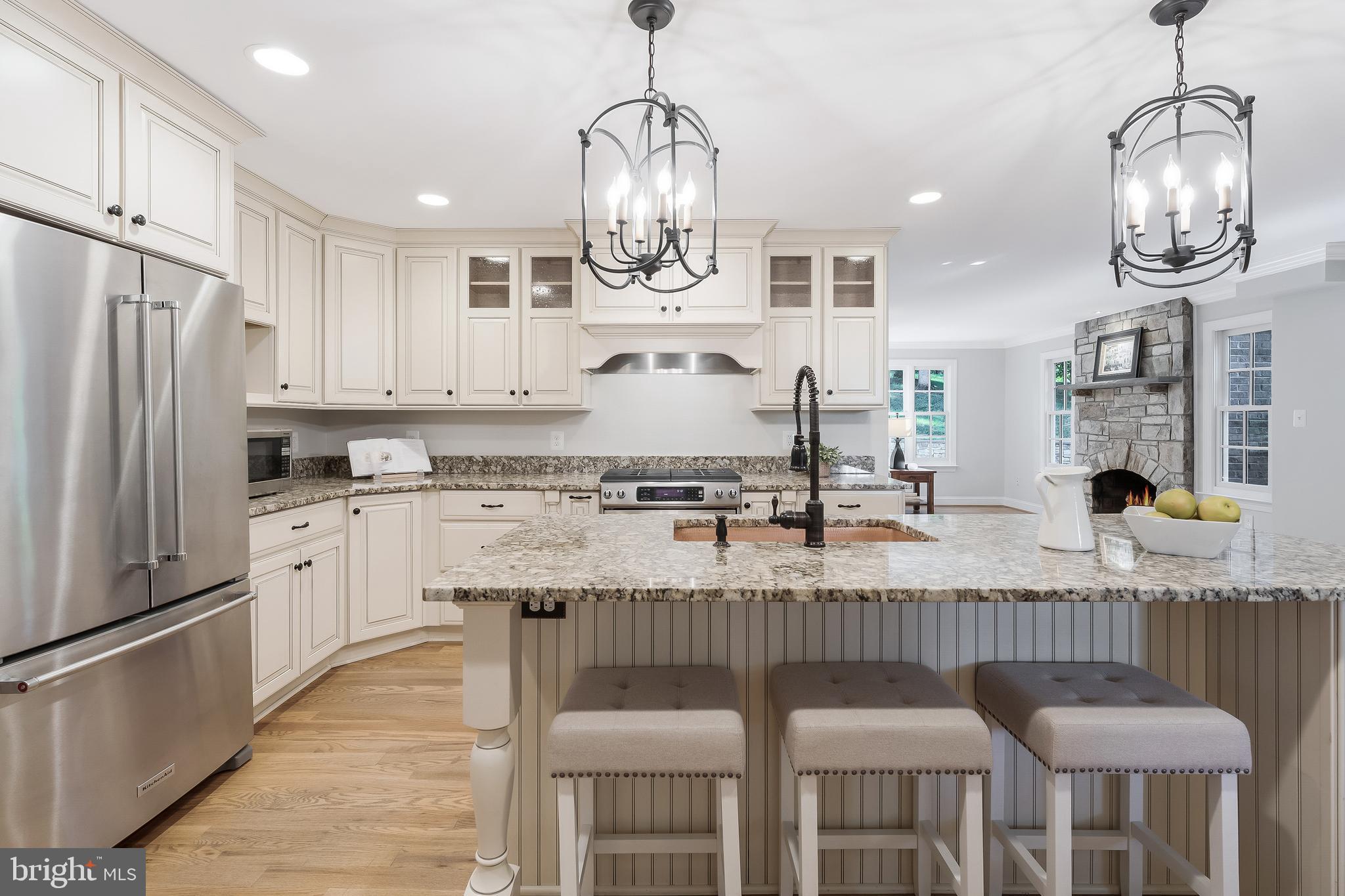 WOODSIDE ESTATES - Residential