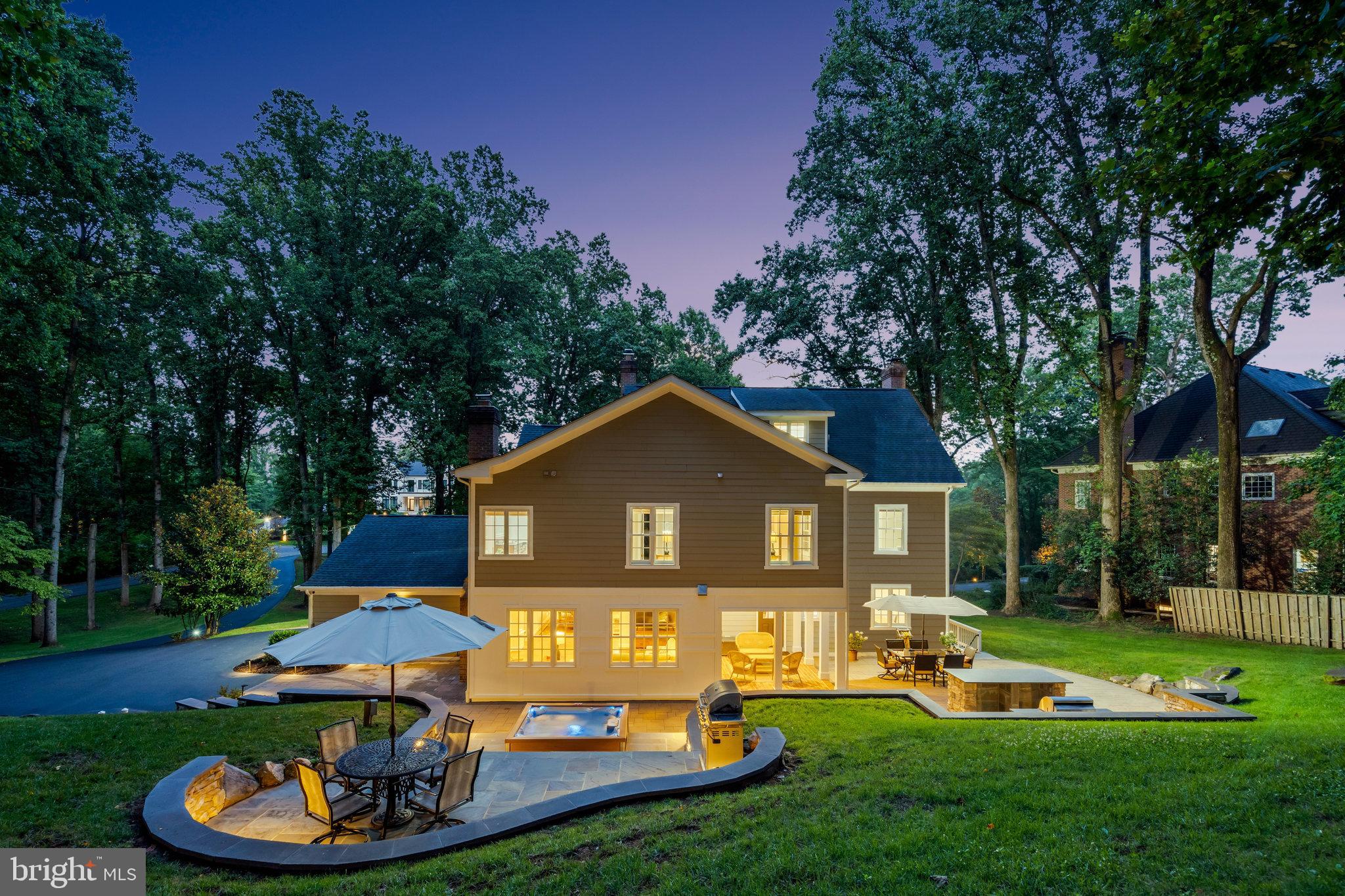 WOODSIDE ESTATES - Residential