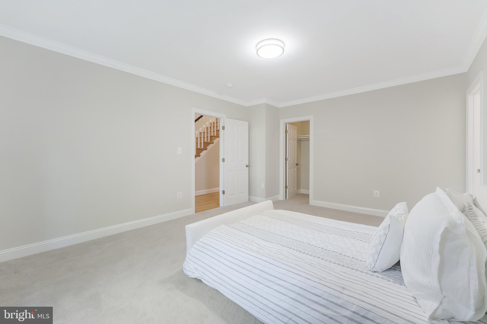 WOODSIDE ESTATES - Residential