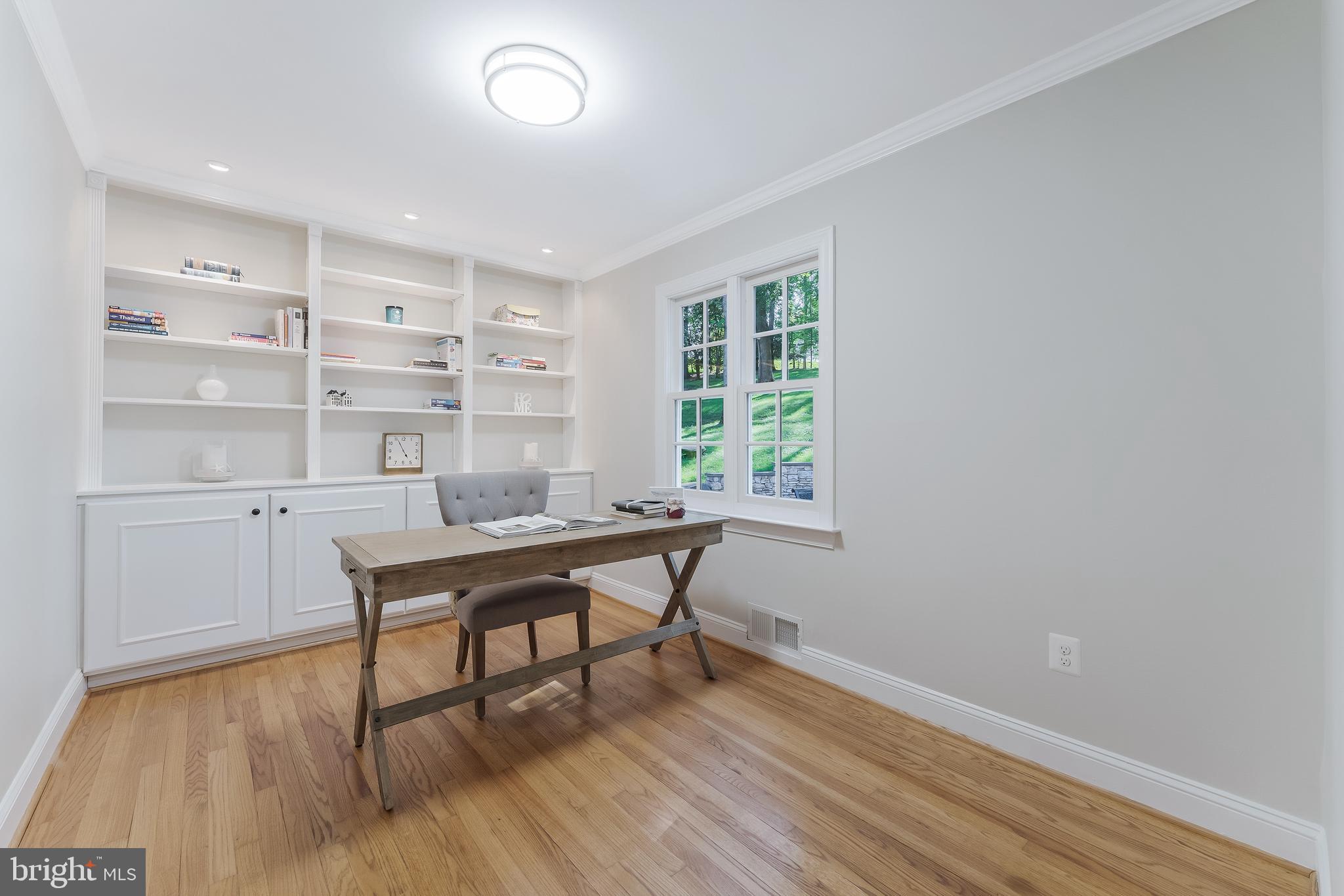 WOODSIDE ESTATES - Residential