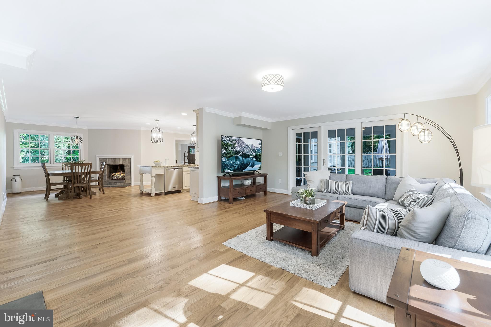 WOODSIDE ESTATES - Residential