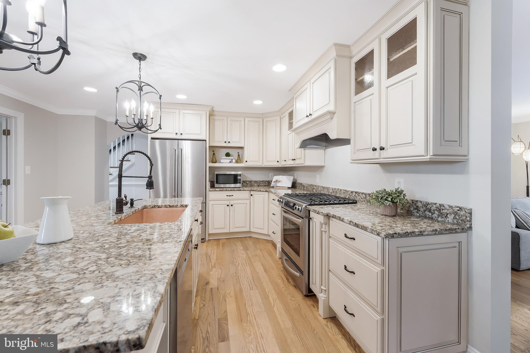 WOODSIDE ESTATES - Residential