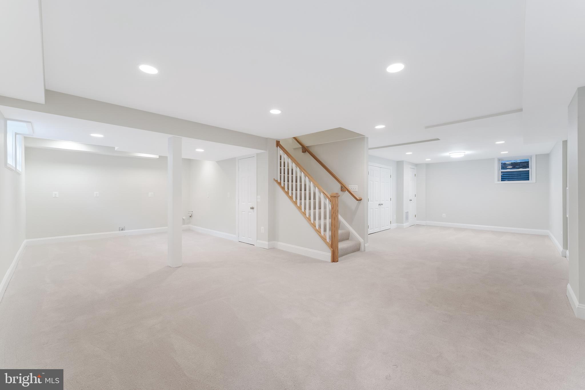 WOODSIDE ESTATES - Residential