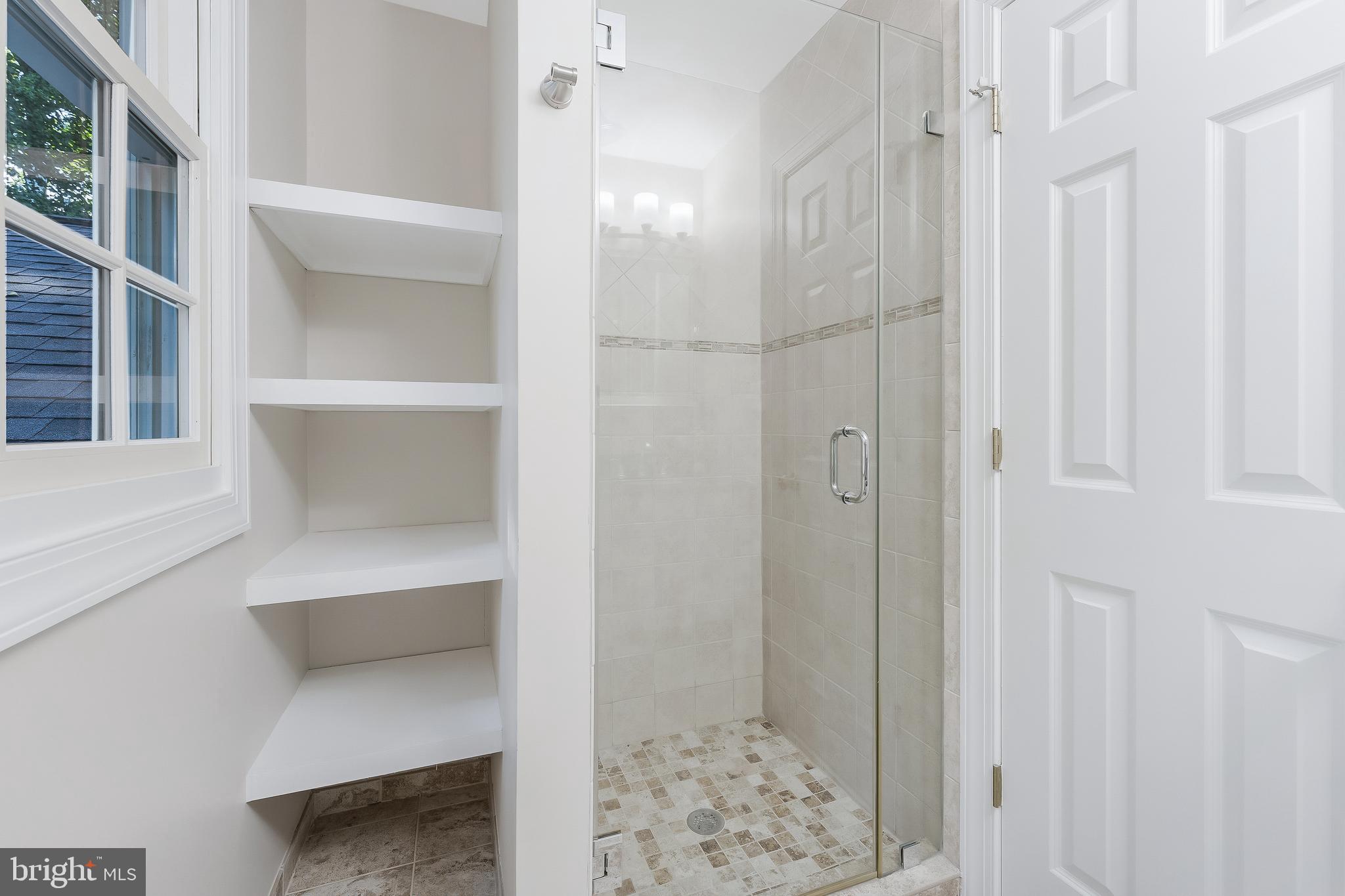 WOODSIDE ESTATES - Residential