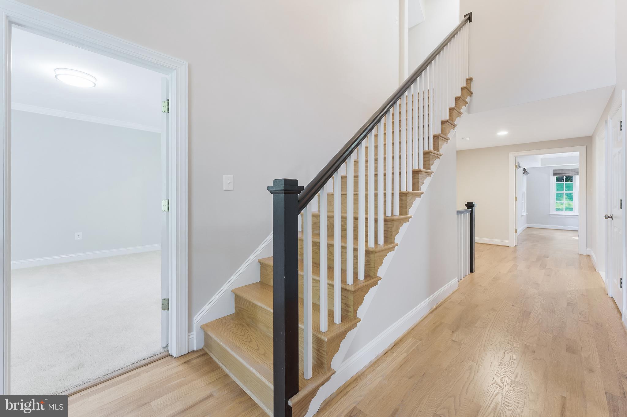 WOODSIDE ESTATES - Residential