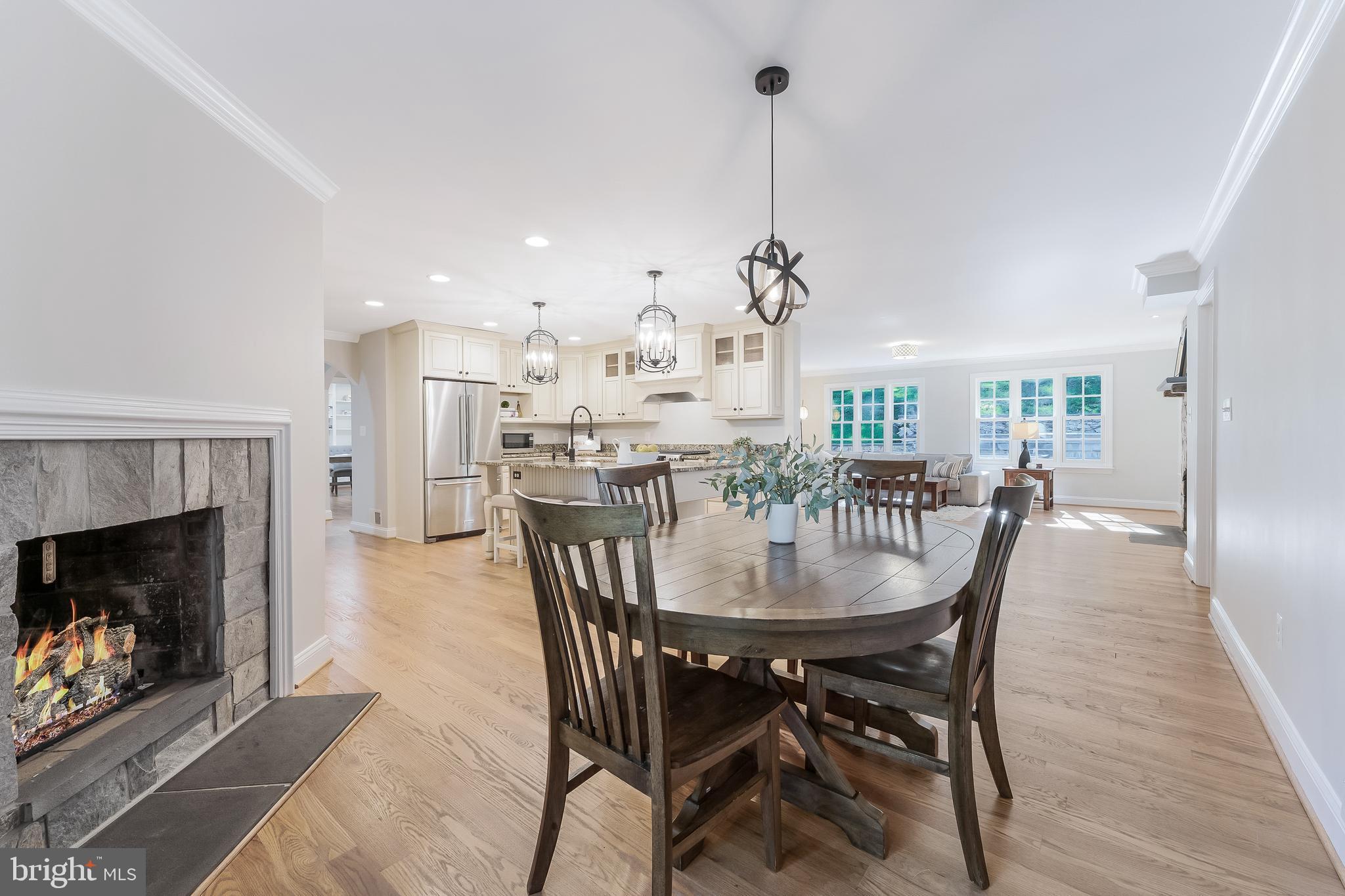 WOODSIDE ESTATES - Residential