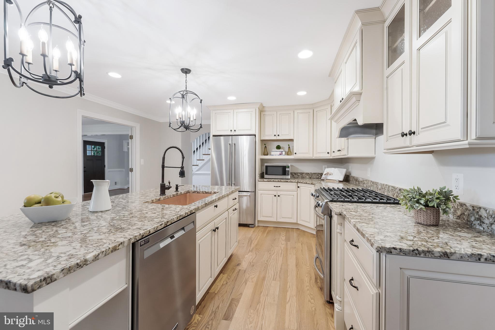 WOODSIDE ESTATES - Residential