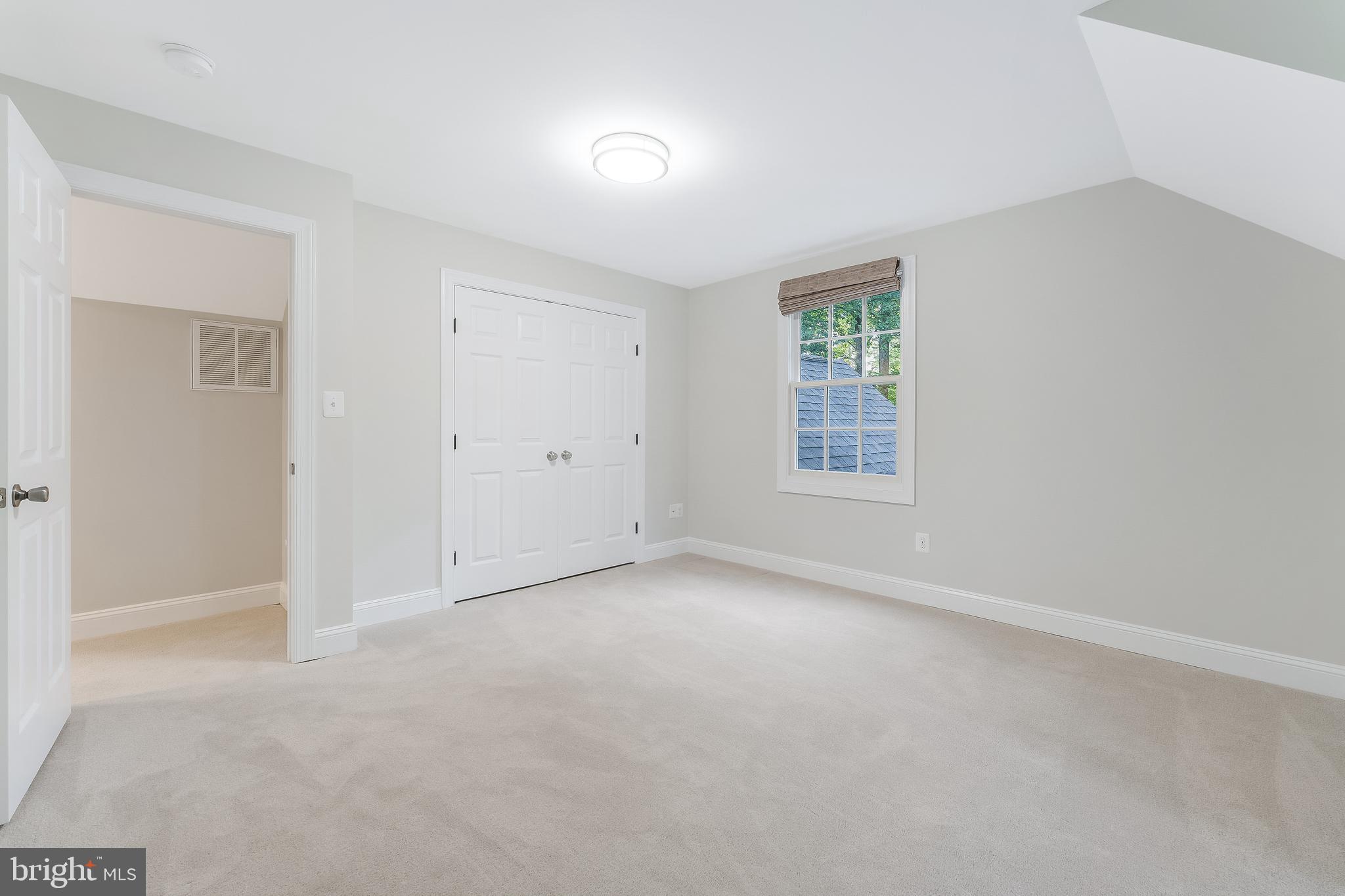 WOODSIDE ESTATES - Residential