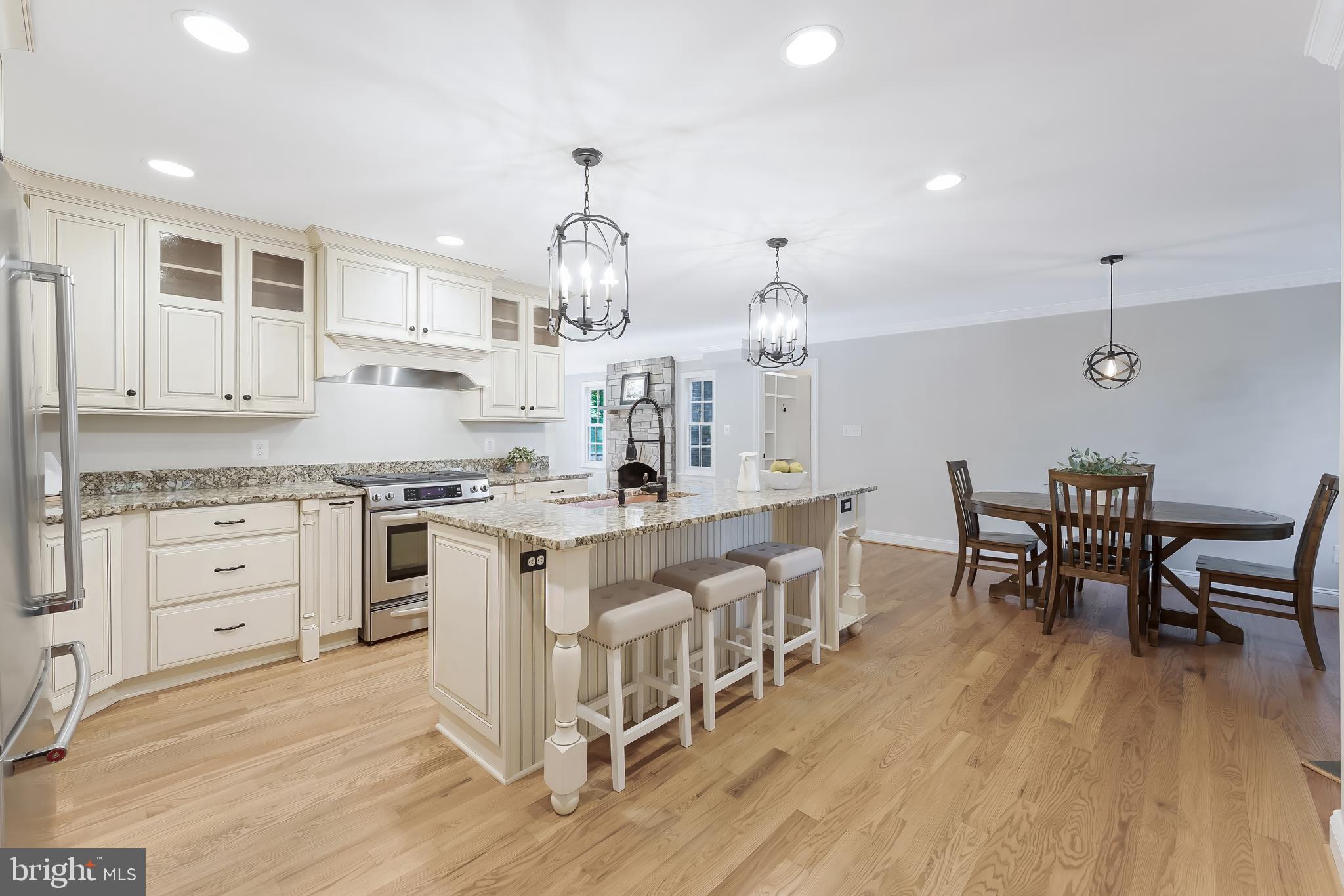 WOODSIDE ESTATES - Residential