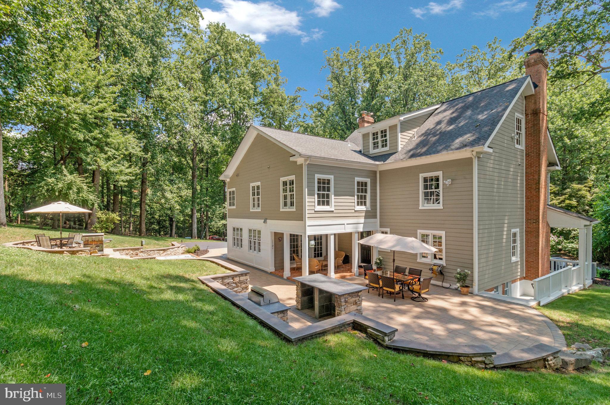 WOODSIDE ESTATES - Residential