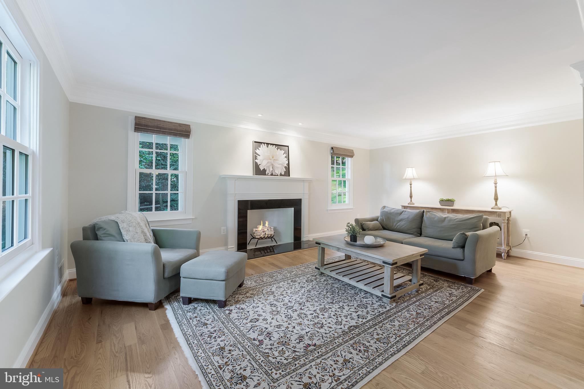 WOODSIDE ESTATES - Residential