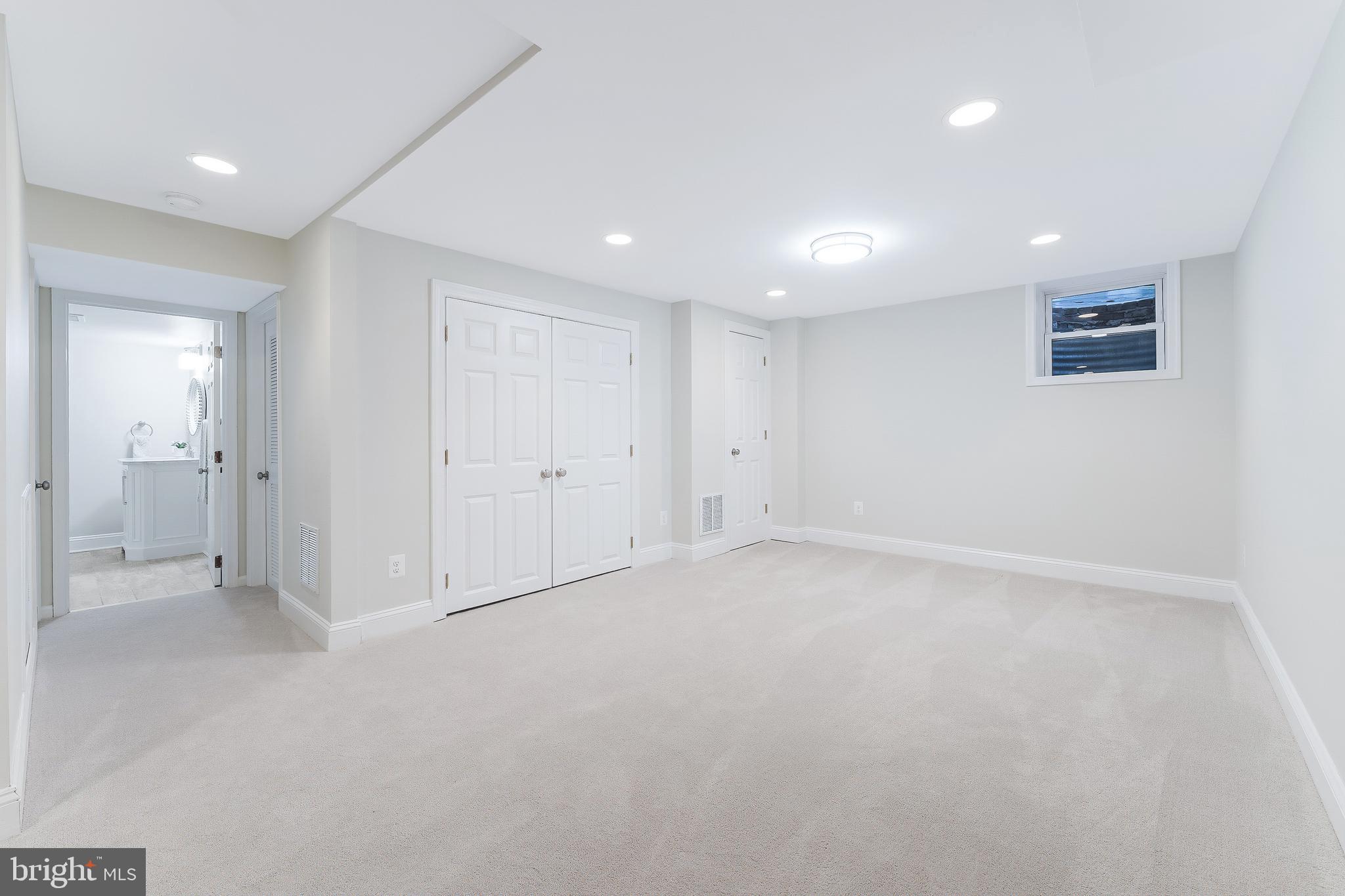 WOODSIDE ESTATES - Residential