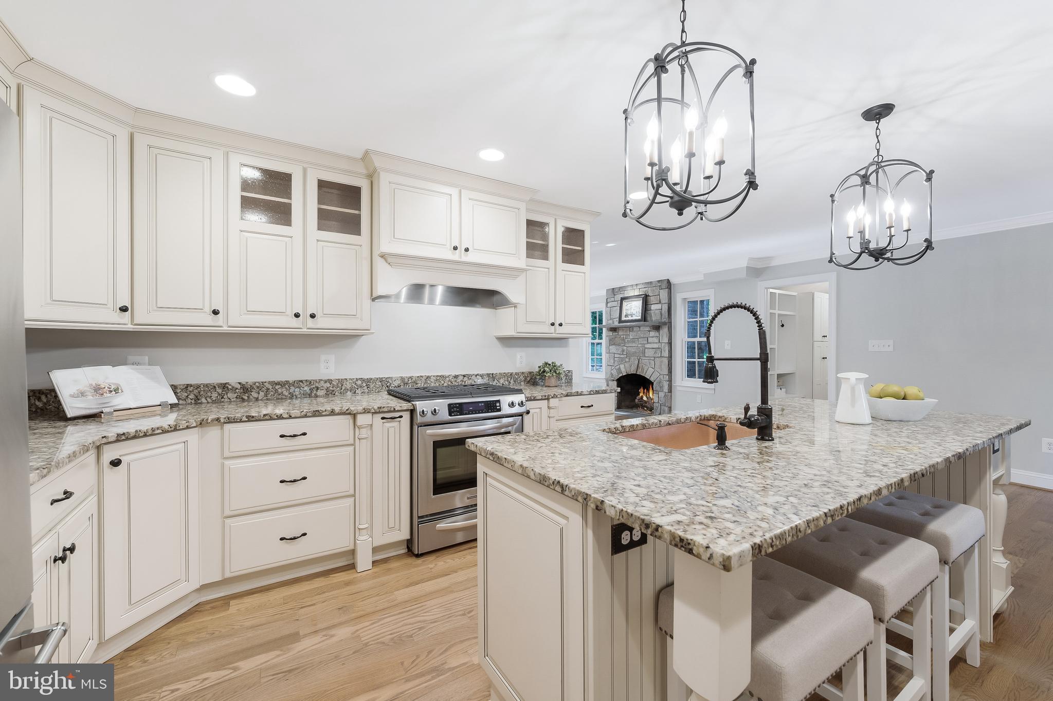 WOODSIDE ESTATES - Residential