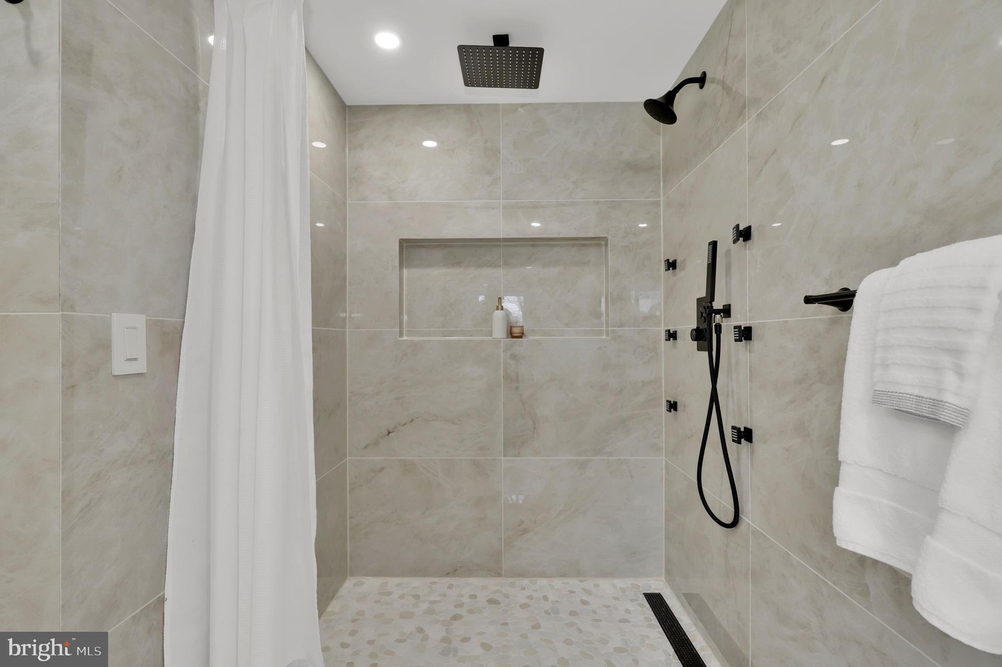 FOX HILLS - Residential