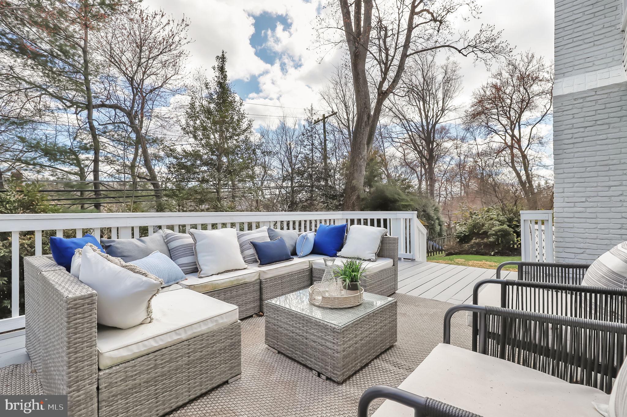 FOX HILLS - Residential