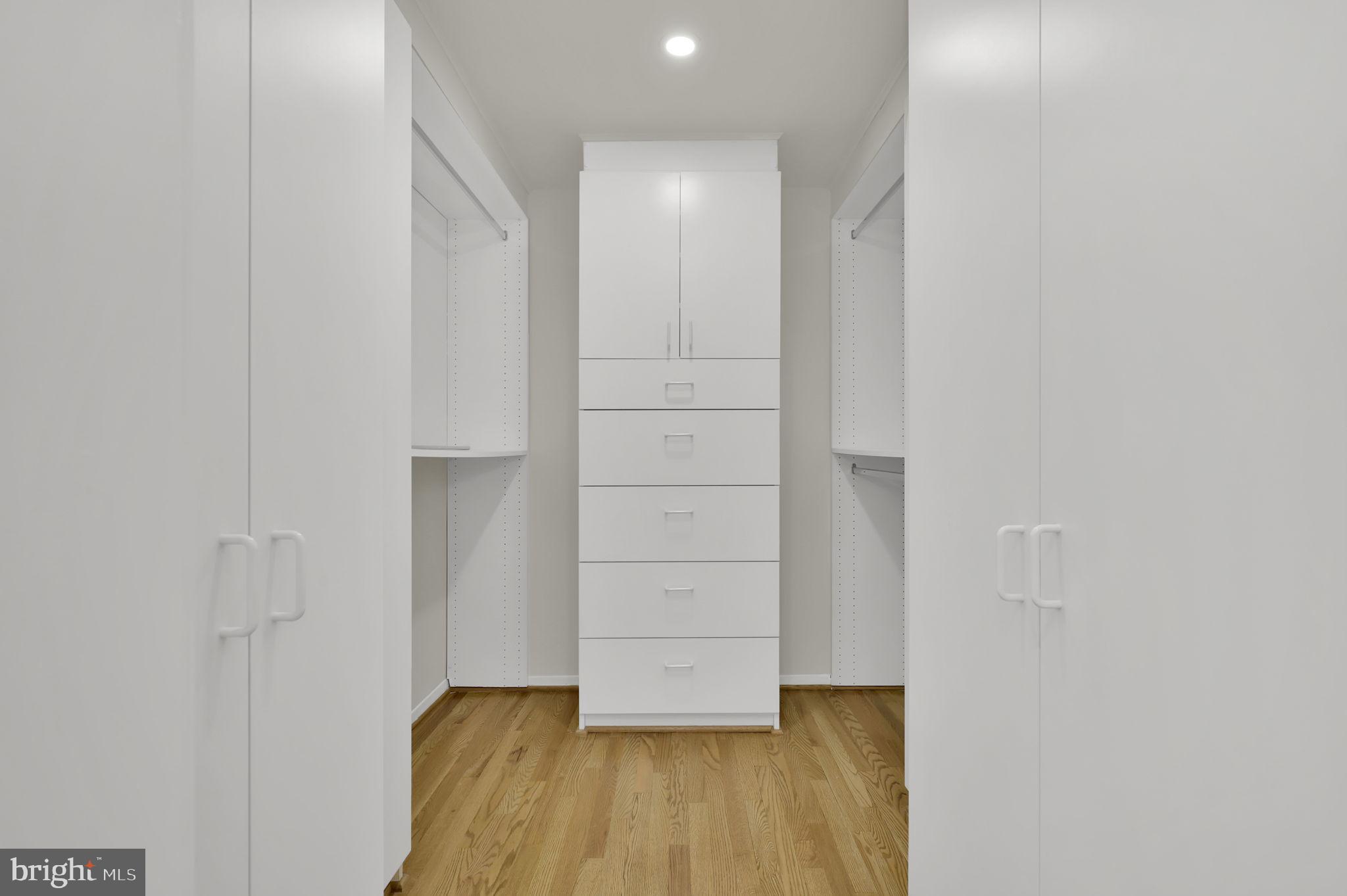 FOX HILLS - Residential