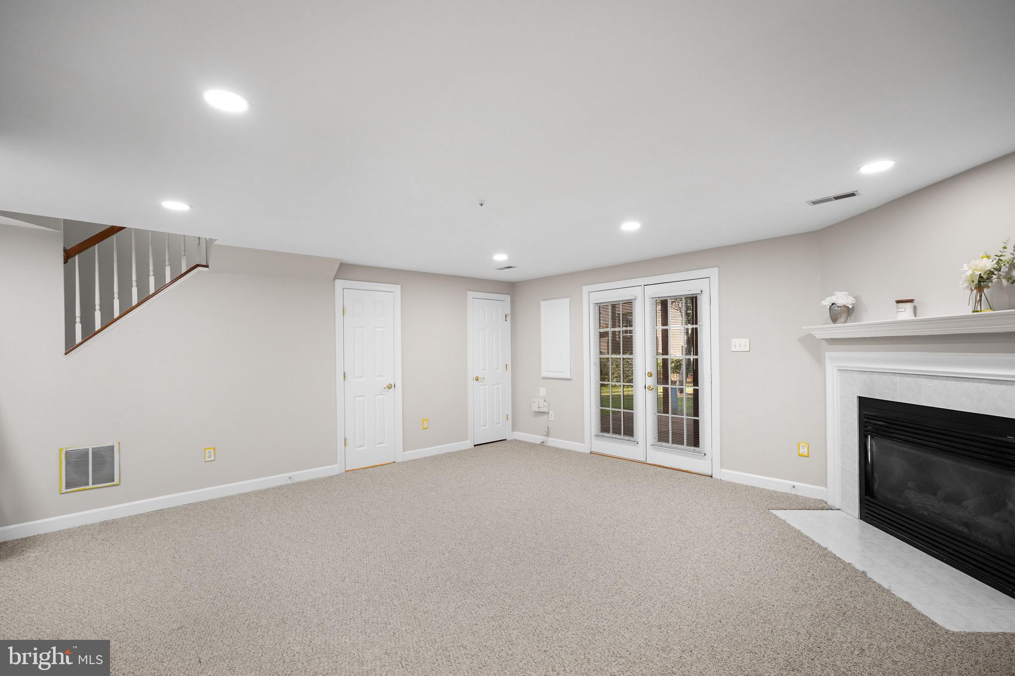 WILLOWS OF POTOMAC - Residential