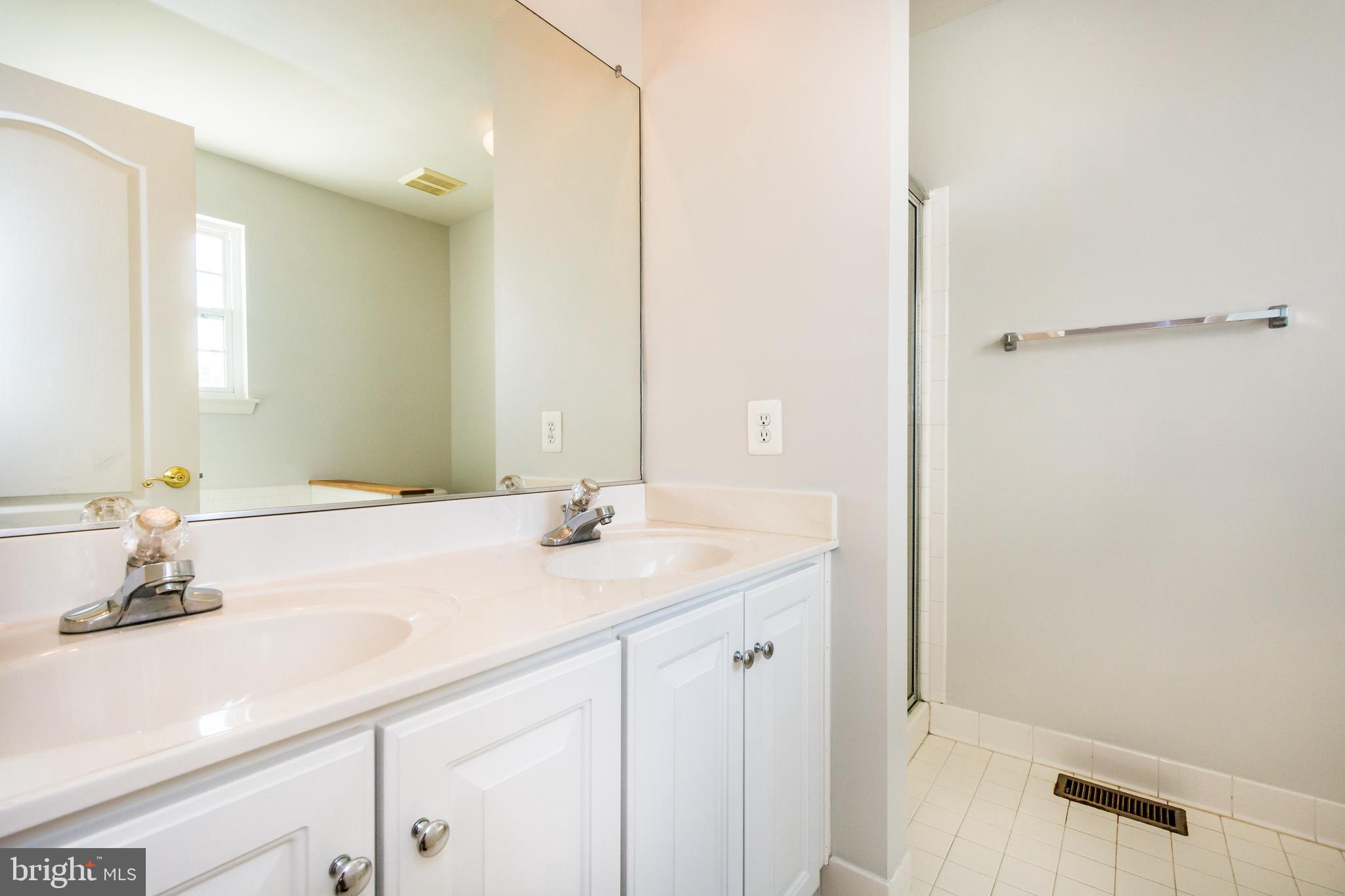 GREENBRIER HILLS - Residential Lease