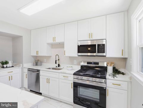 Tiny photo for 642 Queensgate Road, BALTIMORE, MD 21229 (MLS # MDBA2213504)