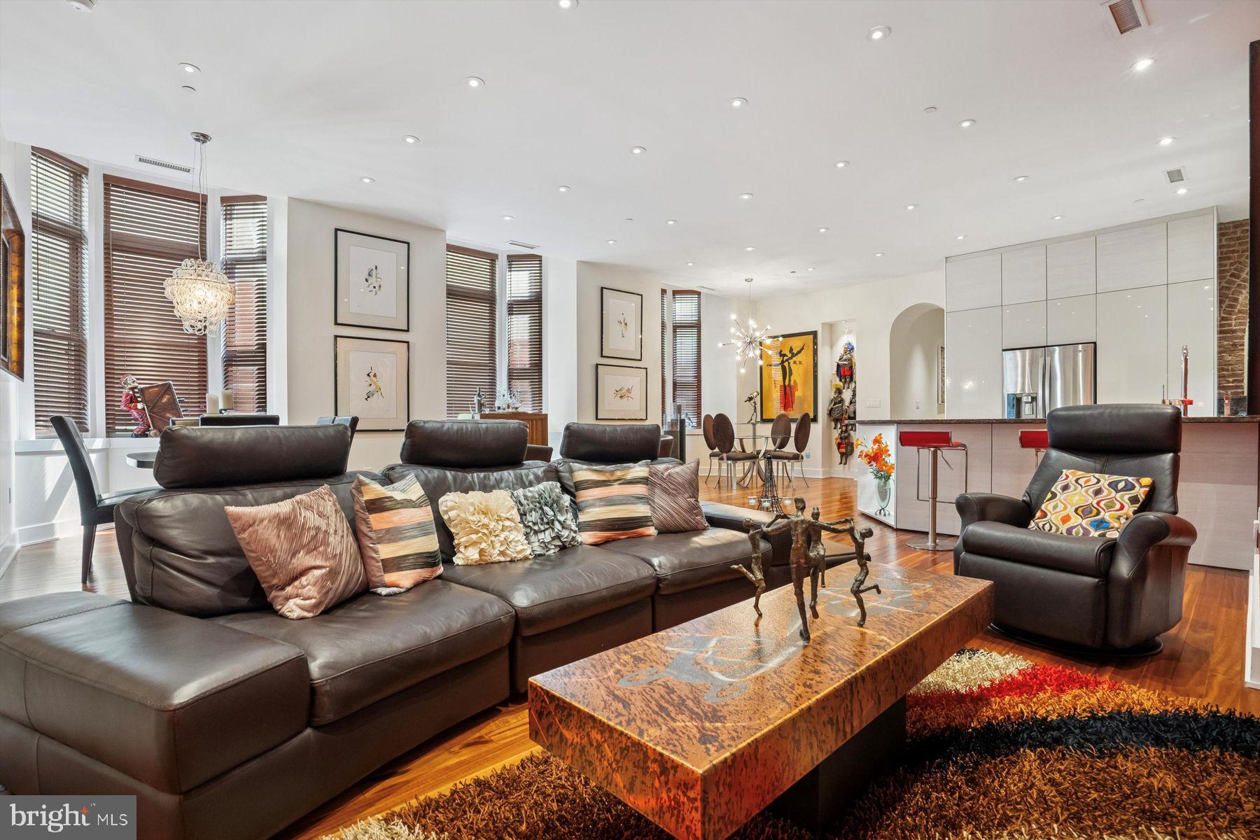 SOCIETY HILL - Residential