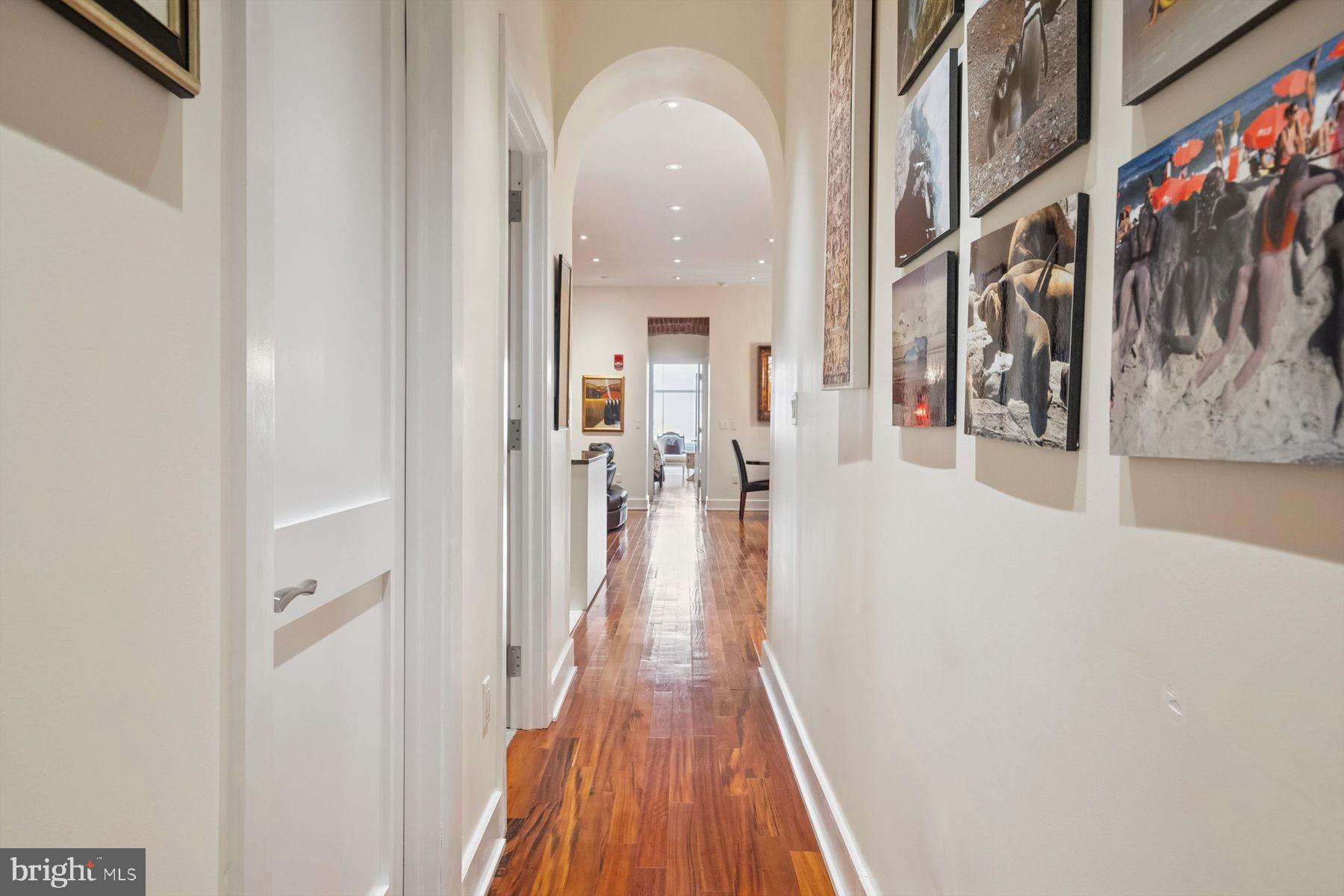 SOCIETY HILL - Residential