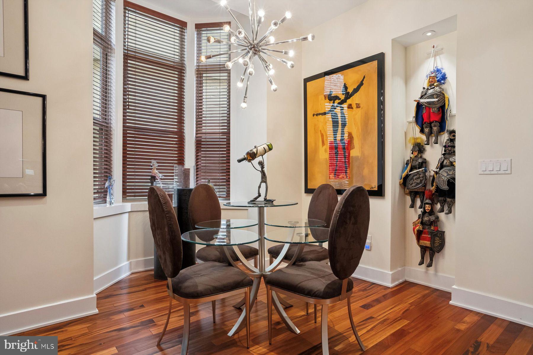 SOCIETY HILL - Residential