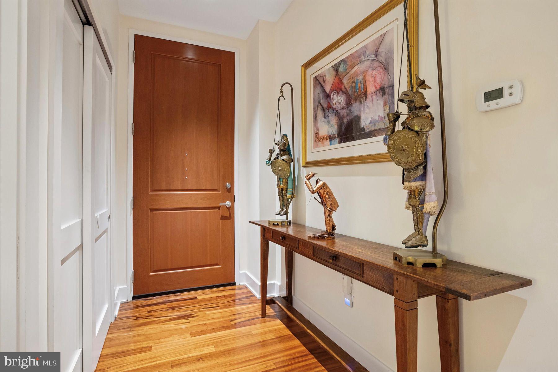 SOCIETY HILL - Residential