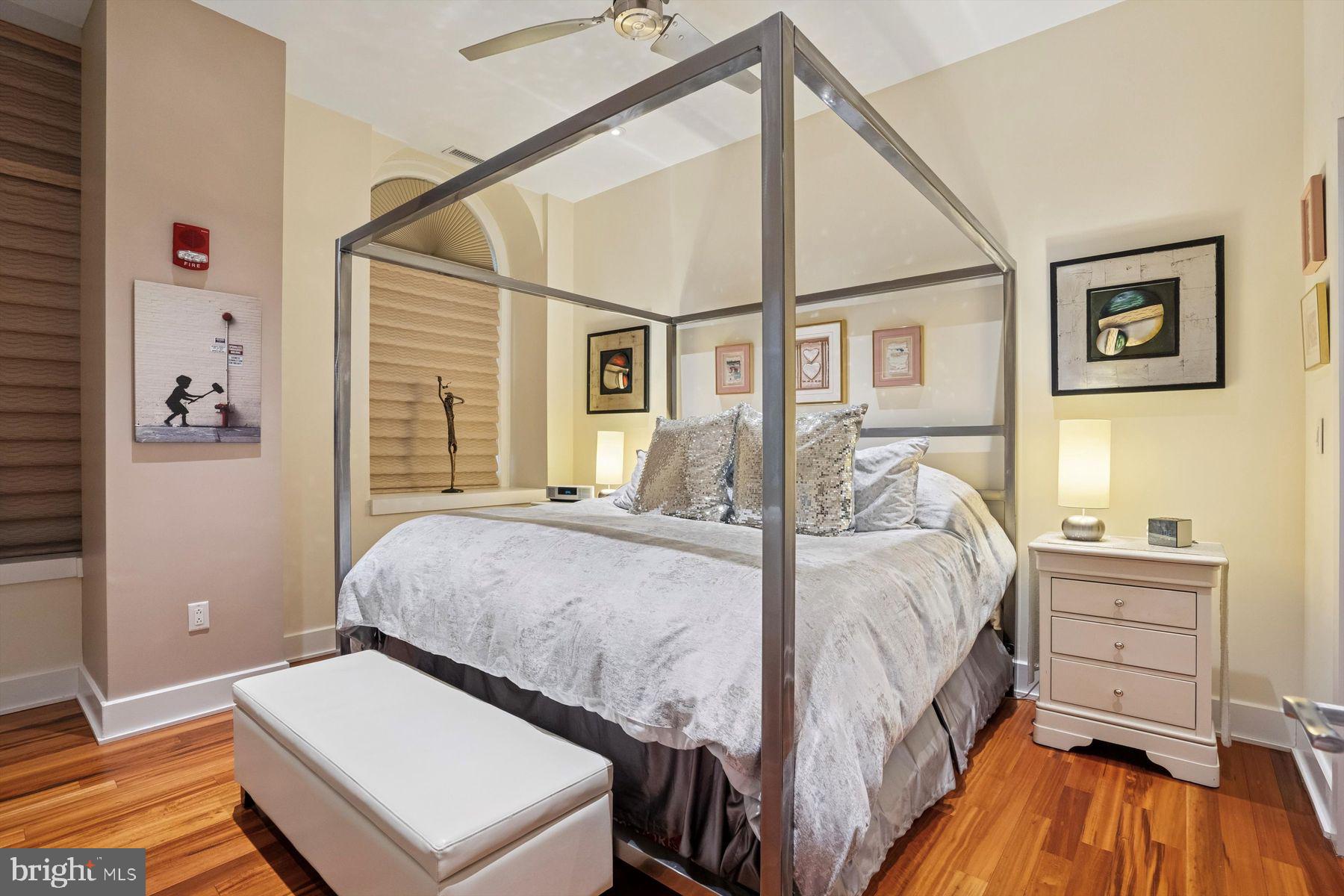 SOCIETY HILL - Residential