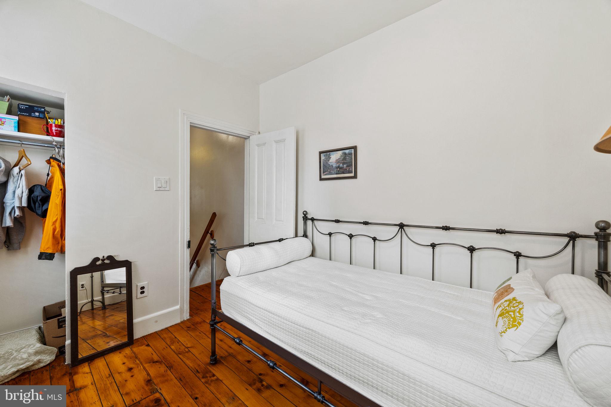 FAIRMOUNT - Residential