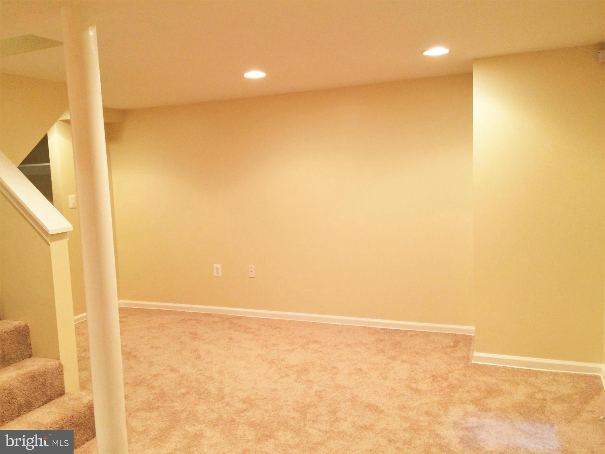 BROYHILL PARK - Residential Lease