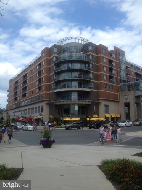 BROYHILL PARK - Residential Lease