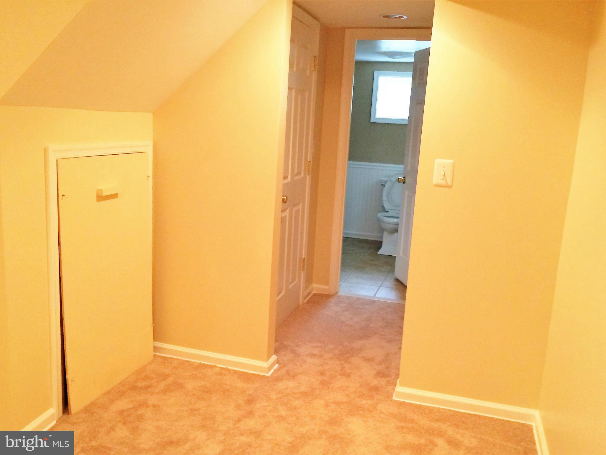 BROYHILL PARK - Residential Lease