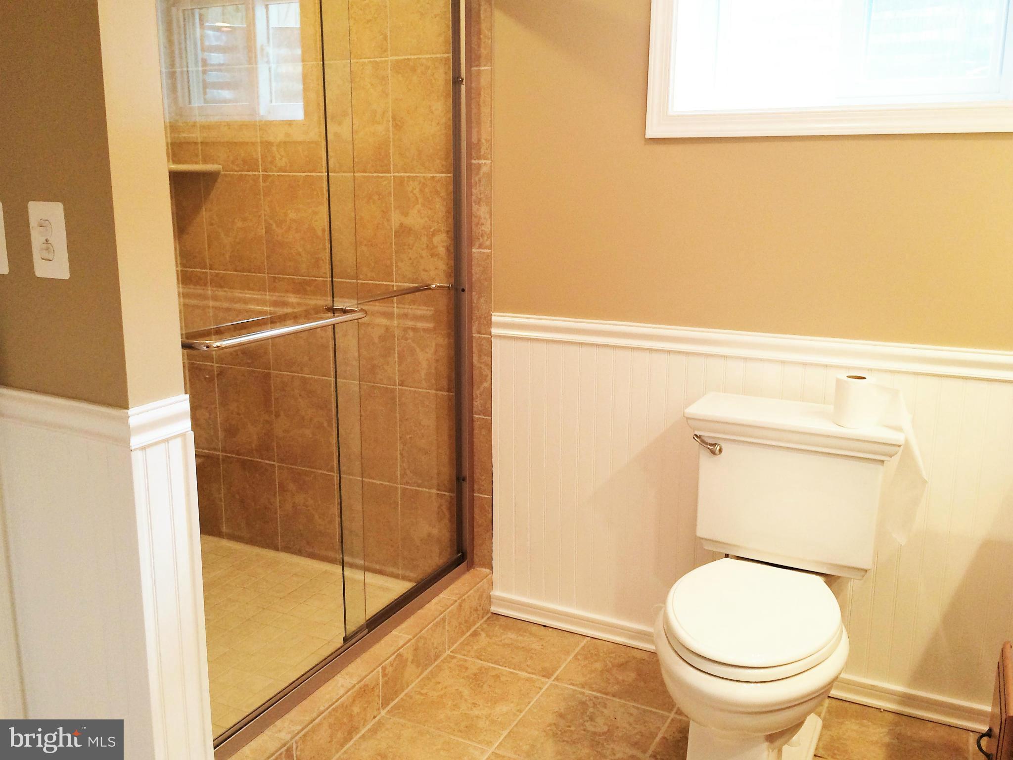 BROYHILL PARK - Residential Lease