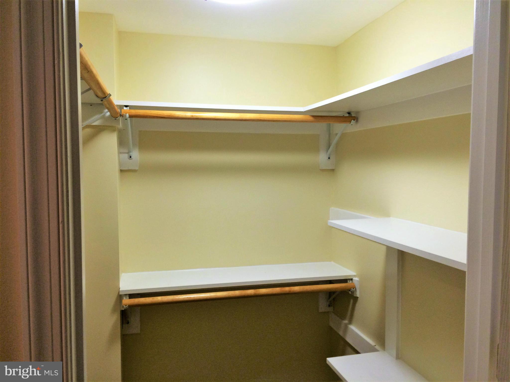 BROYHILL PARK - Residential Lease