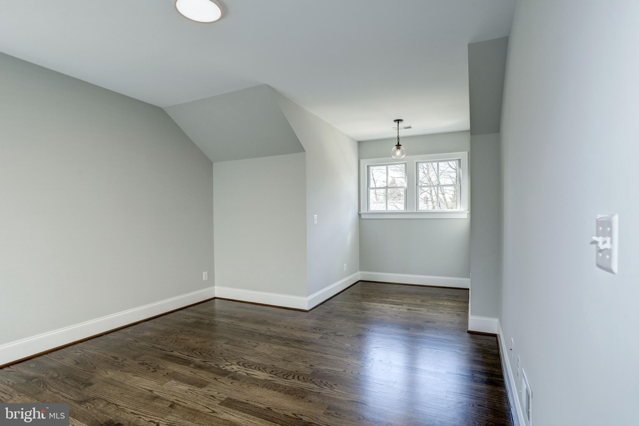 LEEWAY HEIGHTS - Residential