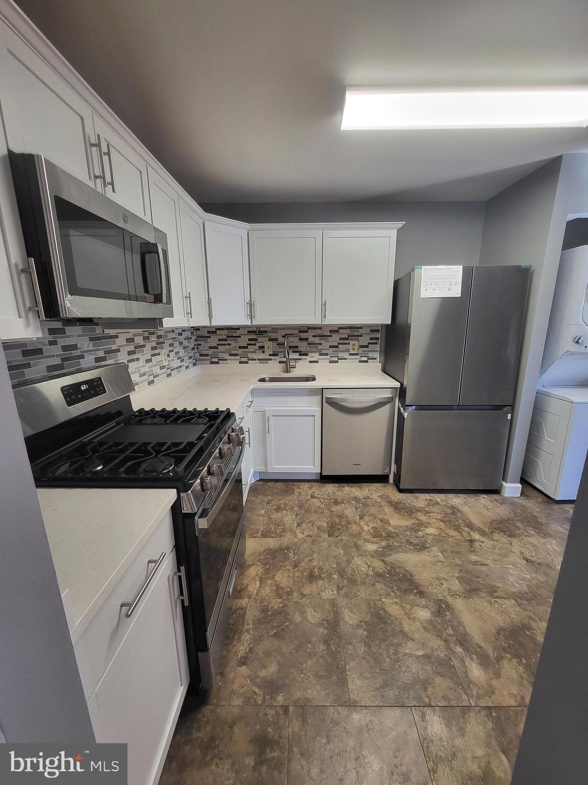 HERITAGE COURT - Residential