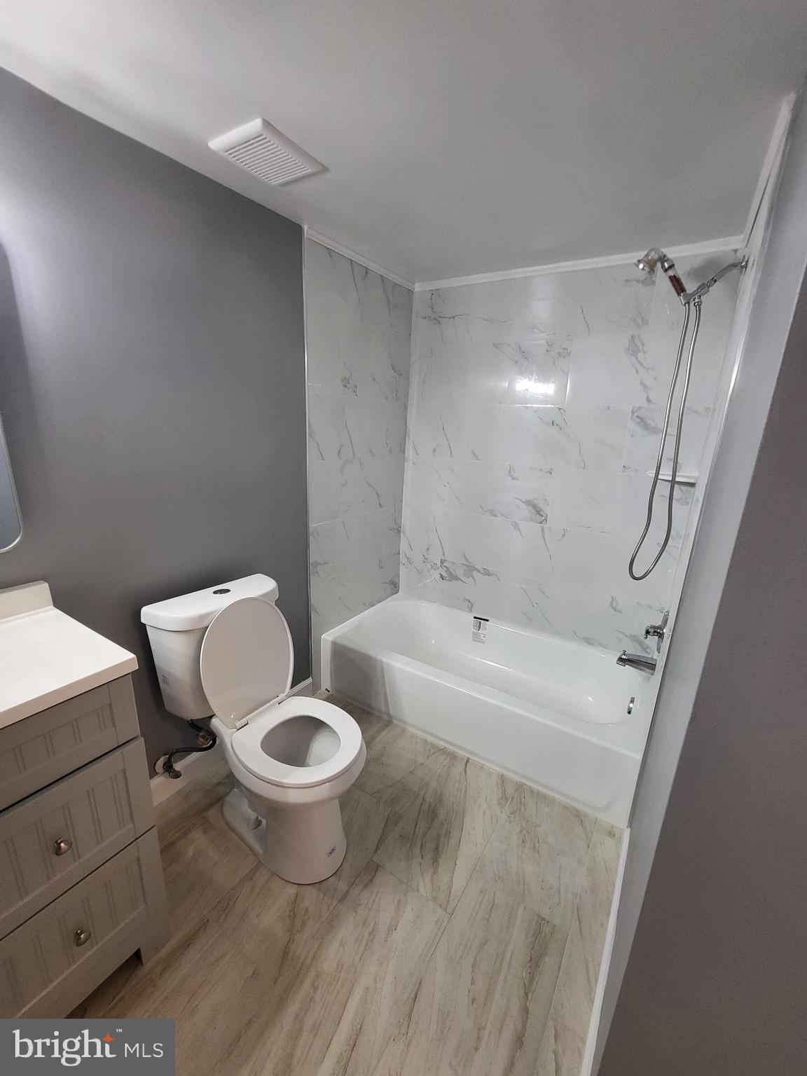 HERITAGE COURT - Residential