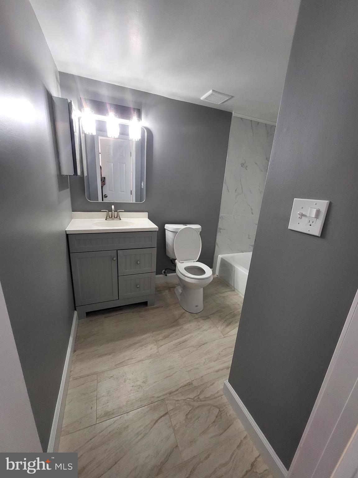 HERITAGE COURT - Residential