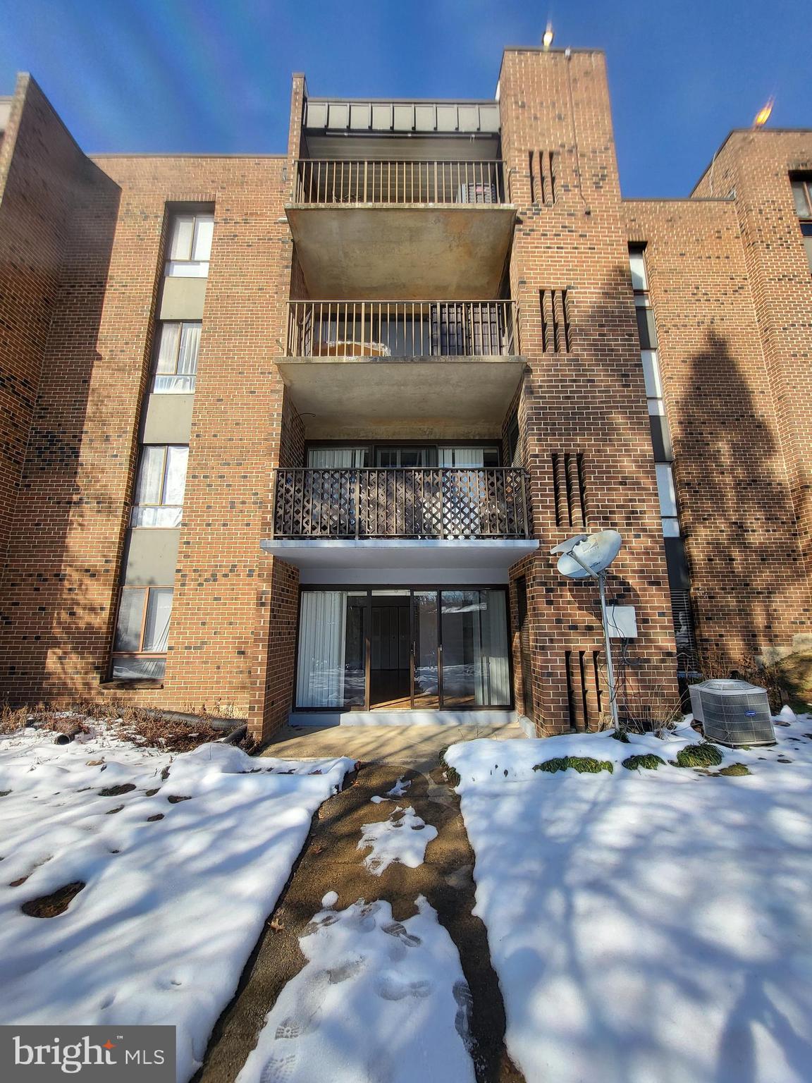 HERITAGE COURT - Residential