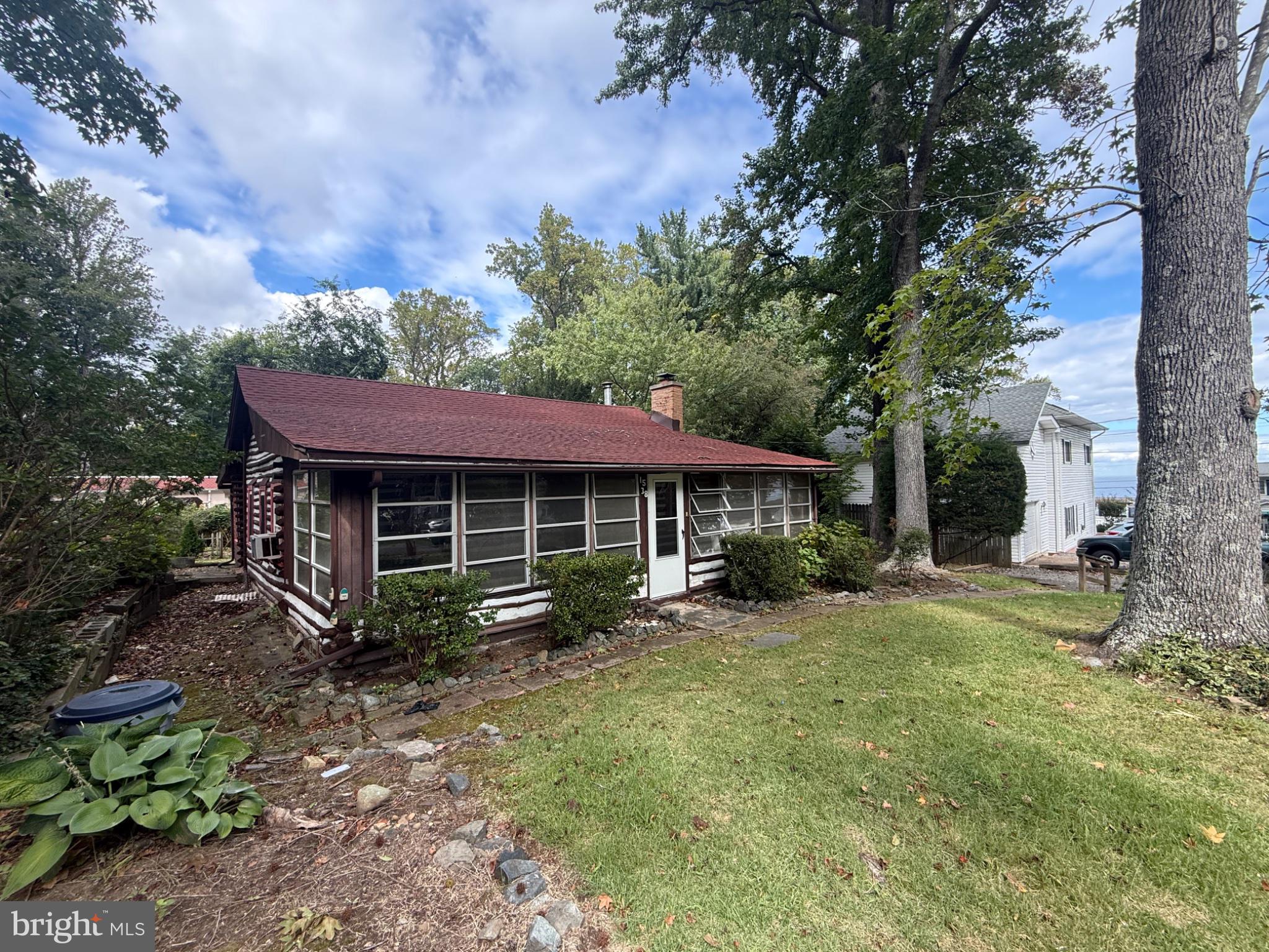 1538 LILAC ROAD