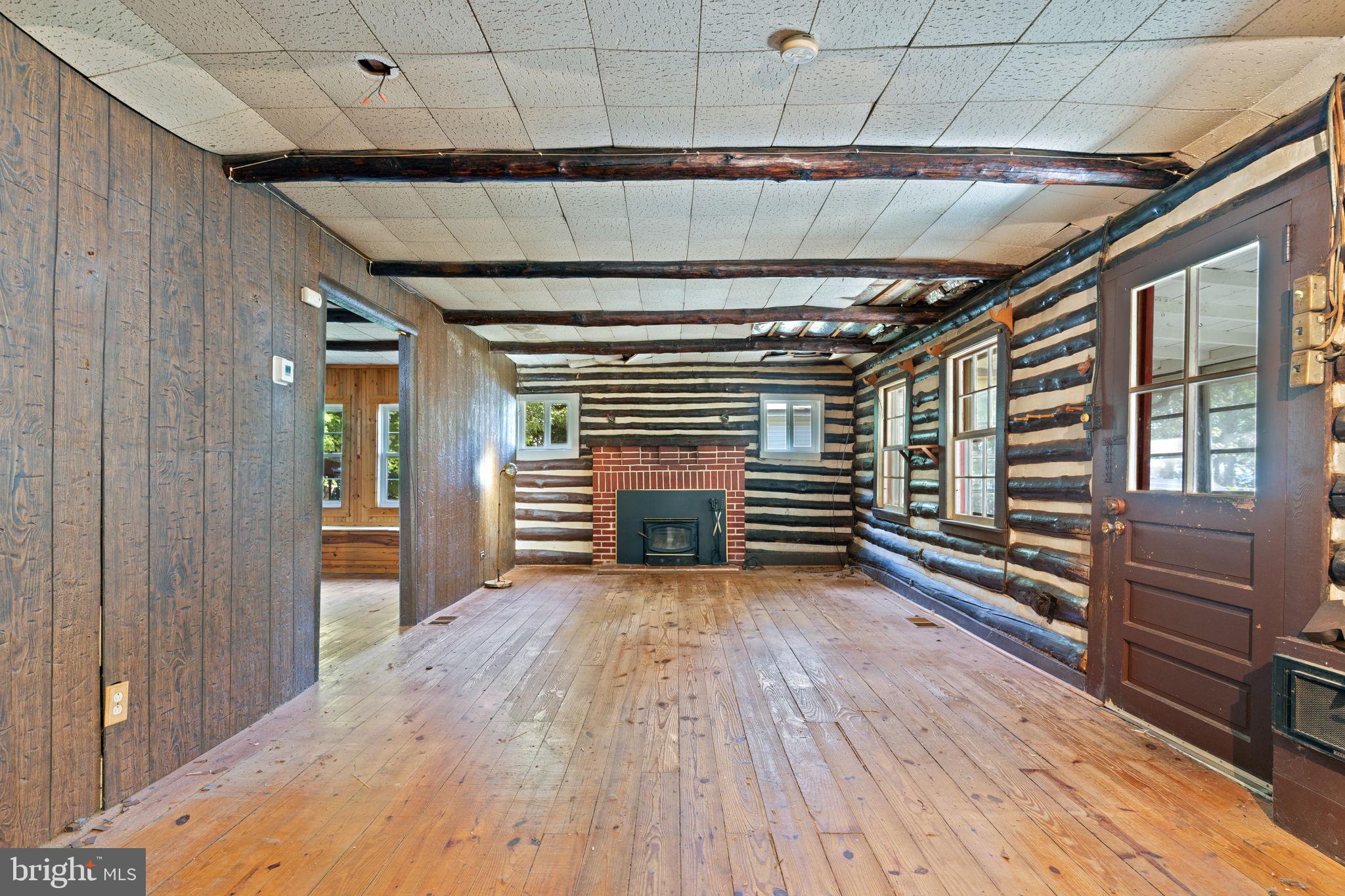 1538 LILAC ROAD
