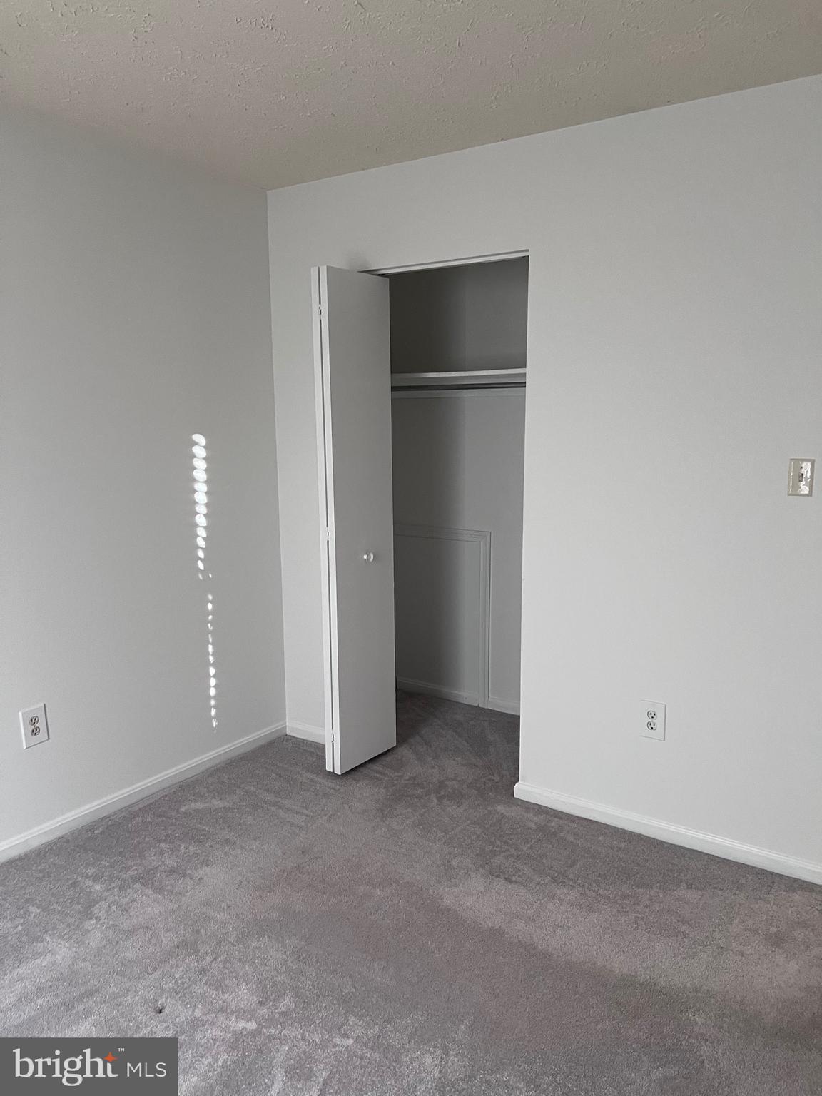 RIVERSIDE RUN - Residential Lease