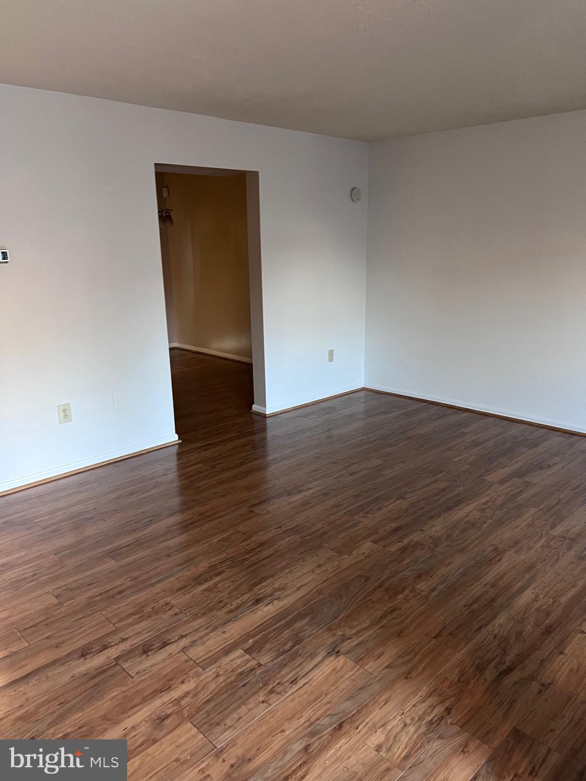 RIVERSIDE RUN - Residential Lease